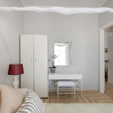 Apartment Parikias Bright Comfort