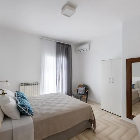 Parikias Bright Comfort Apartment *