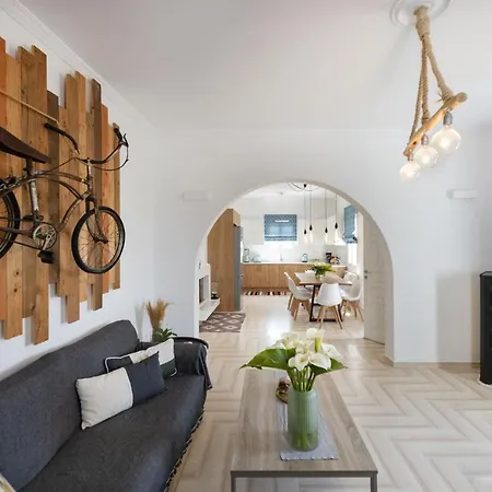 Parikias Bright Comfort Apartment